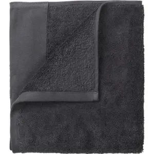Sada 4 tmavě šedých ručníků Blomus. 30 x 30 cm