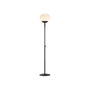 Produkt Černá stojací lampa Markslöjd Rise, výška 151 cm