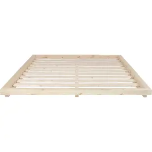 Dvoulůžková postel z borovicového dřeva s roštem 180x200 cm Dock – Karup Design