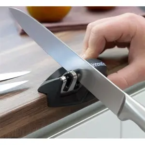 Produkt Kompaktní brousek na nože - InnovaGoods